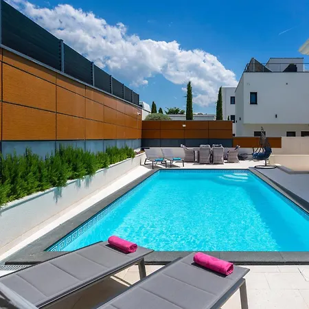 度假居 In With Kitchen 茨里克韦尼察